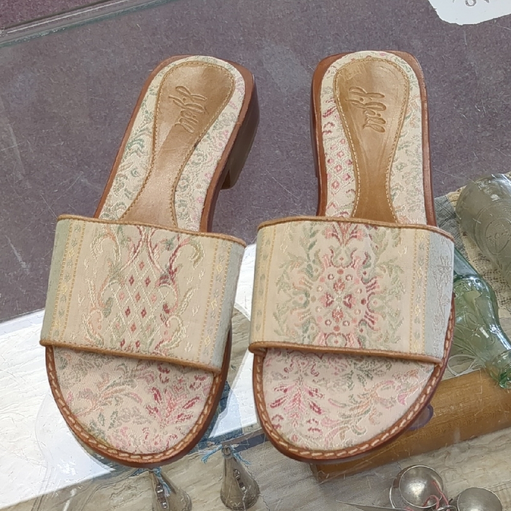 New J. Jill Floral Patterned Slide Sandals